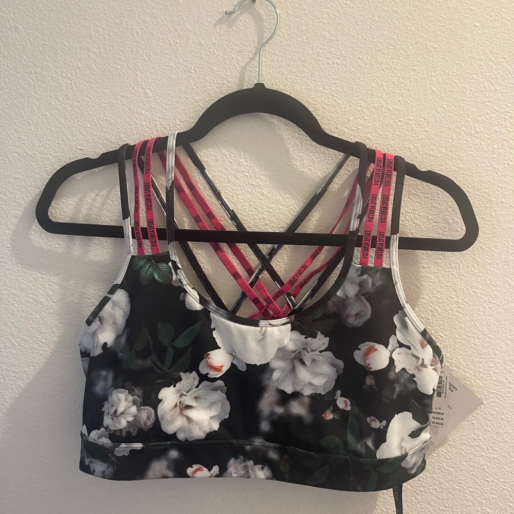 NWT Victoria’s Secret sports bra
